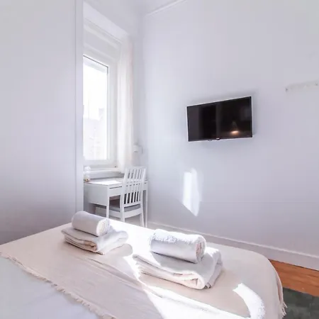 Guesthouse Liberdade - 7 Bedroom Apartment Lisbon Exterior photo